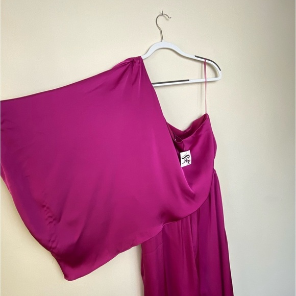 NWT Piero from a boutique in Puerto Rico. Off the shoulder jumpsuit with belt. - Picture 10 of 15